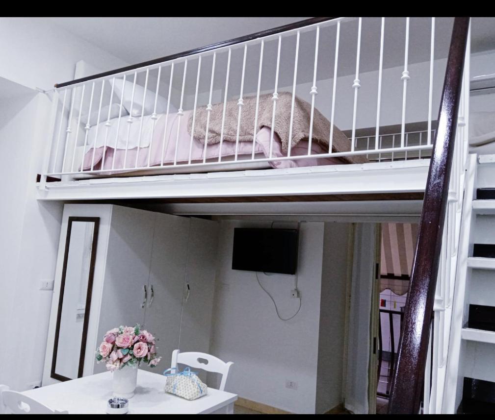לינה וארוחת בוקר נאפולי Casa Carolina A Toledo מראה חיצוני תמונה