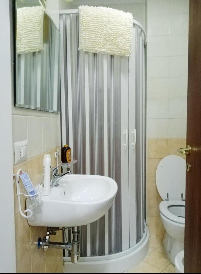 לינה וארוחת בוקר נאפולי Casa Carolina A Toledo מראה חיצוני תמונה